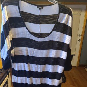 Torrid black and white tunic size 3